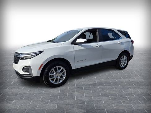 Used 2024 Chevrolet Equinox LT image 3