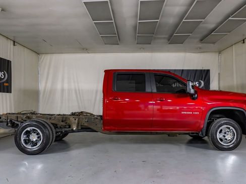 Used 2024 Chevrolet Silverado 3500 LT w/ Convenience Package image 5