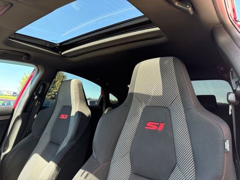 Used 2018 Honda Civic Si image 8