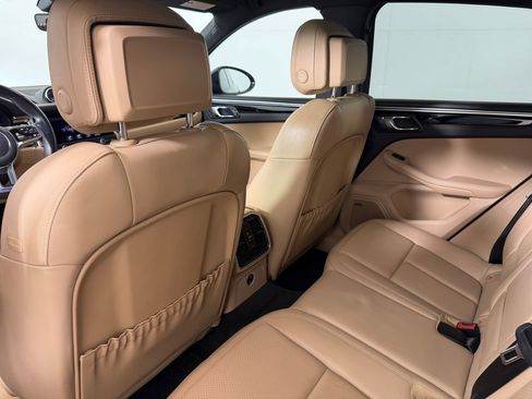 Certified 2021 Porsche Macan image 26