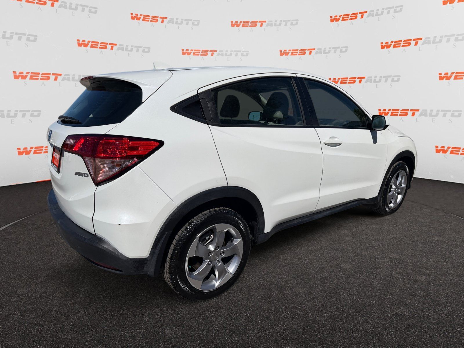 Used 2018 Honda HR-V LX image 5