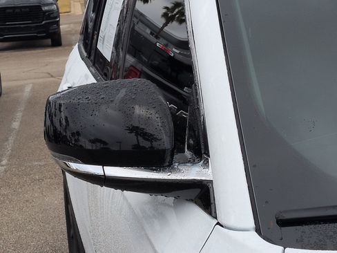 Used 2023 Jeep Grand Cherokee Limited image 11