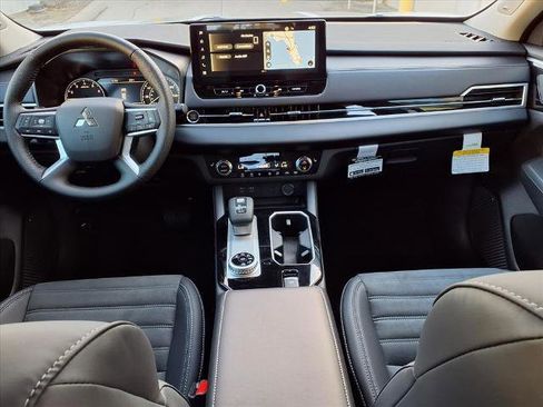 New 2025 Mitsubishi Outlander AWD image 13