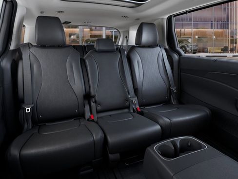 New 2026 Kia Carnival SX w/ SX Dark Edition Package image 16