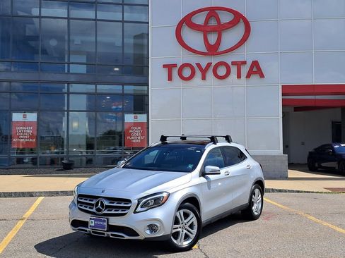 Used 2019 Mercedes-Benz GLA 250 4MATIC image 1
