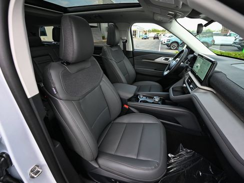 New 2026 Ford Explorer Active w/ Active Comfort Package AWD/4WD image 23