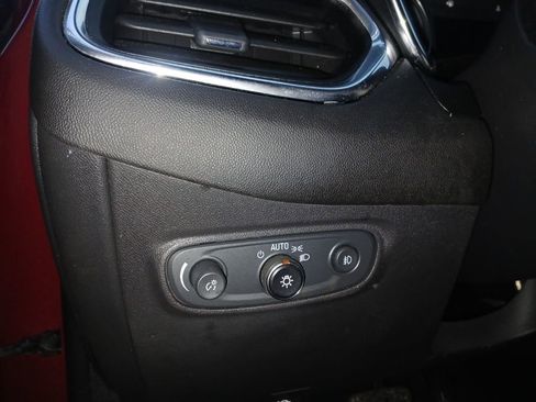 Used 2020 Chevrolet Equinox LT image 19