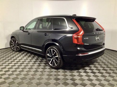 Used 2024 Volvo XC90 B6 Plus image 10