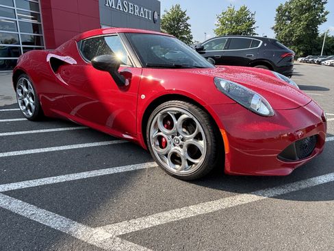 Used 2016 Alfa Romeo 4C Coupe w/ Coupe Track Package 1 RWD image 11