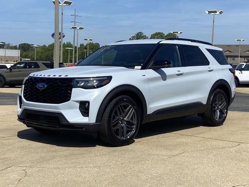New 2026 Ford Explorer ST-Line image 5