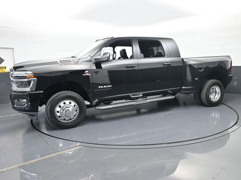 Used 2025 RAM 3500 Laramie image 2