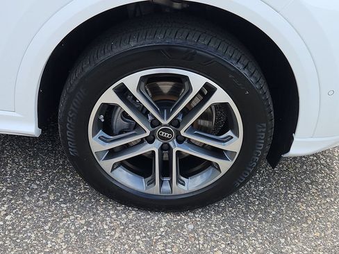 Certified 2025 Audi Q5 Premium w/ Convenience Package AWD/4WD image 10