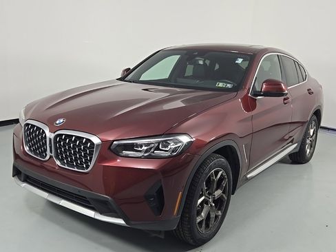 Certified 2022 BMW X4 xDrive30i w/ Premium Package image 3
