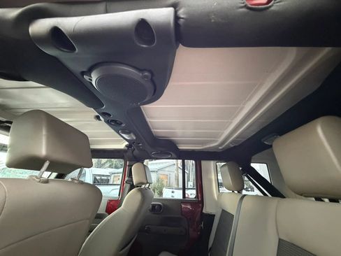Used 2010 Jeep Wrangler Unlimited Sport AWD/4WD image 12