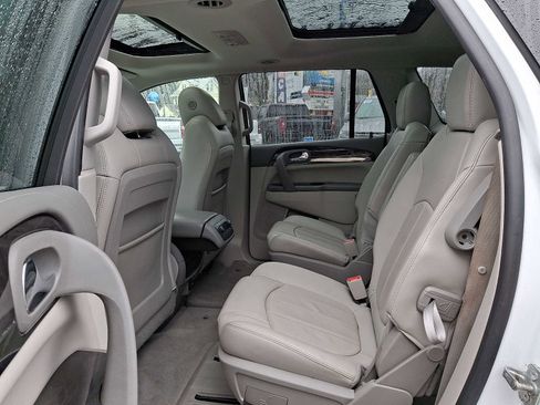 Used 2017 Buick Enclave Leather AWD/4WD image 10
