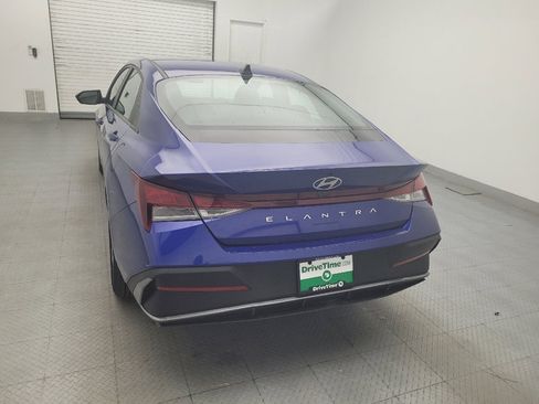 Used 2024 Hyundai Elantra SE FWD image 6