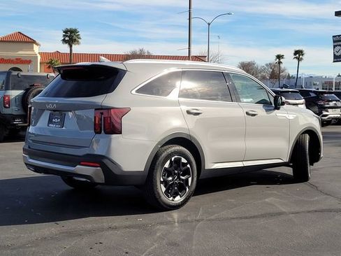 New 2026 Kia Sorento S image 5