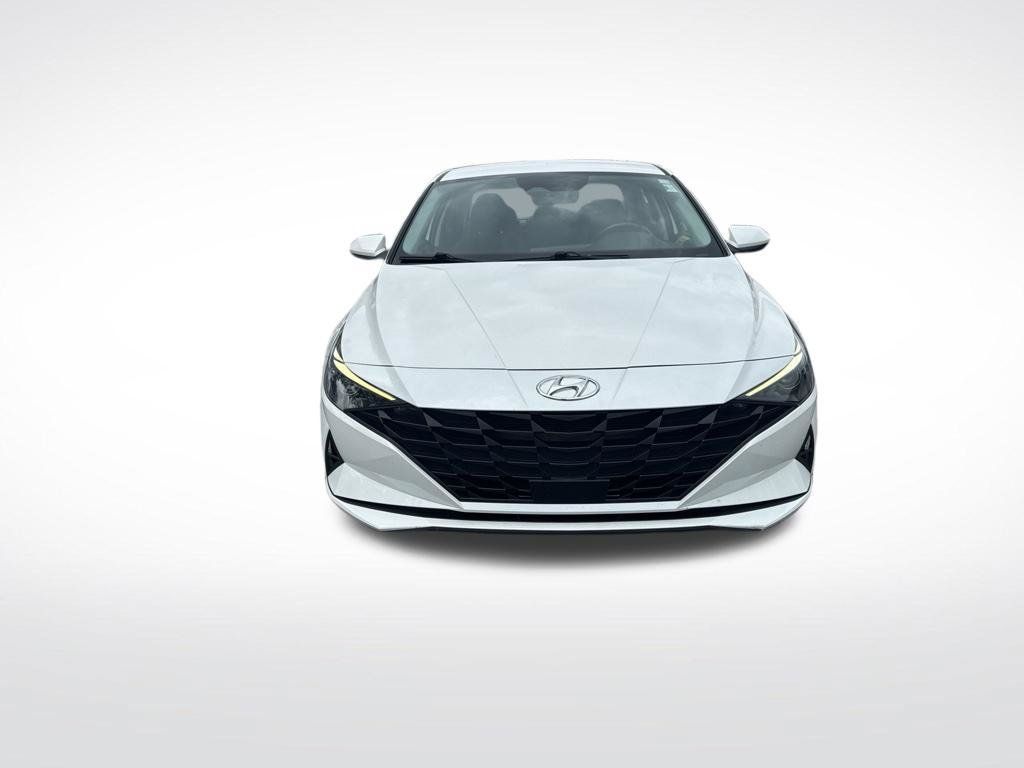Used 2023 Hyundai Elantra SEL w/ Convenience Package FWD image 3