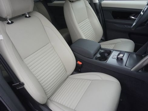 Used 2025 Land Rover Discovery Sport S image 24