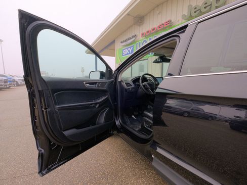 Used 2022 Ford Edge SEL image 22