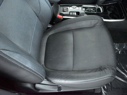 Used 2017 Mitsubishi Outlander SE AWD/4WD image 48