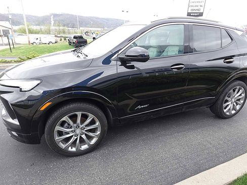 Used 2024 Buick Encore GX Avenir w/ Avenir Convenience Package AWD/4WD image 5