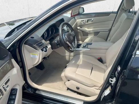 Used 2014 Mercedes-Benz E 350 4MATIC Sedan image 10