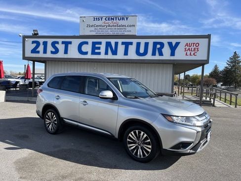 Used 2020 Mitsubishi Outlander SE image 1