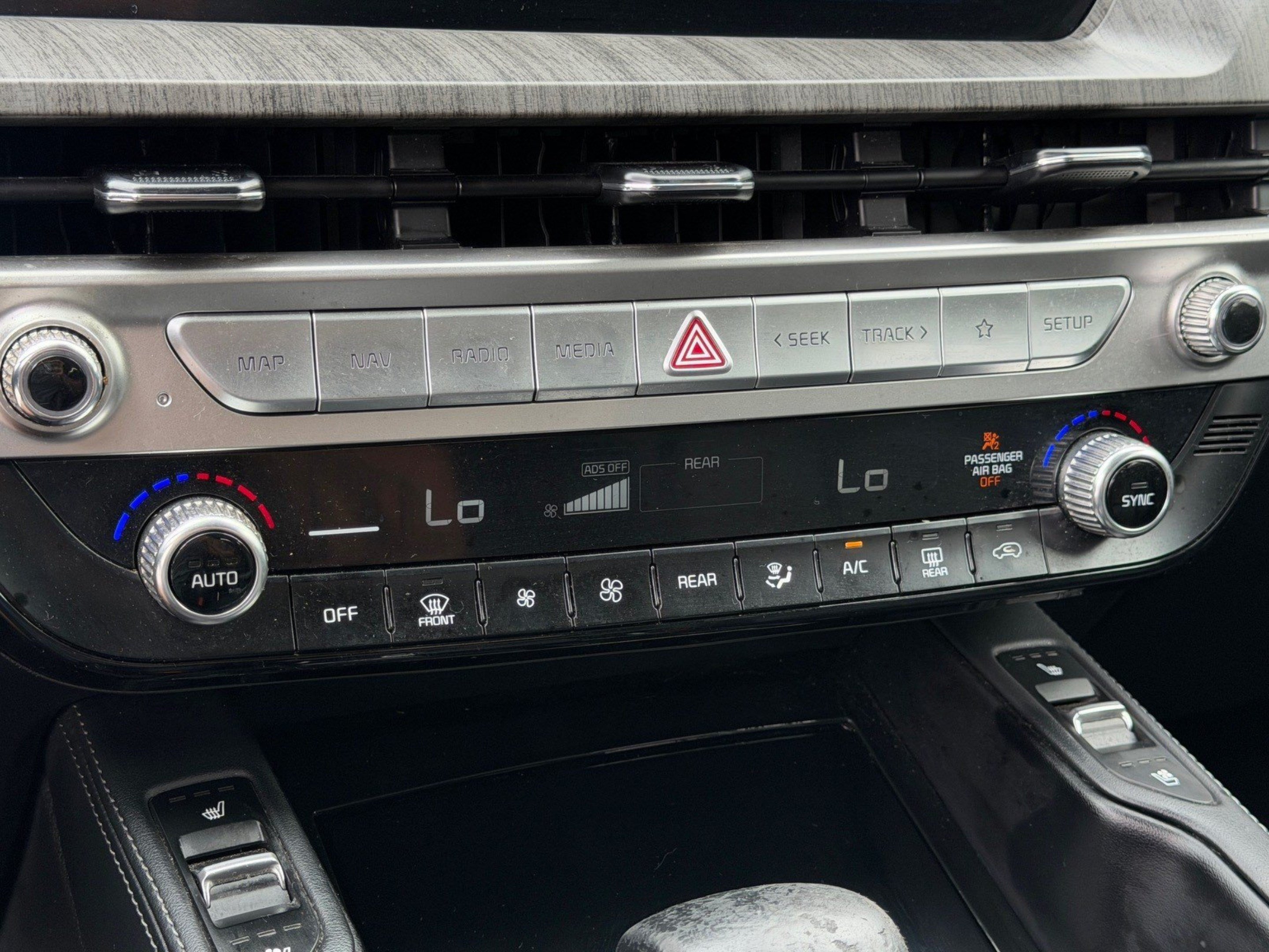 Used 2024 Kia Telluride EX FWD image 36