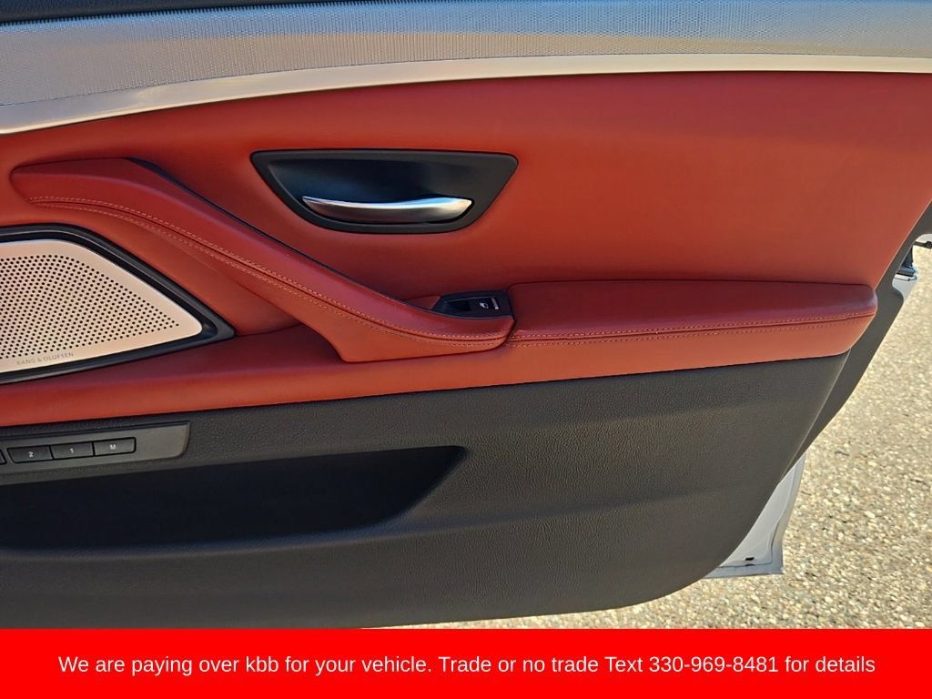 Used 2014 BMW M5 RWD image 28