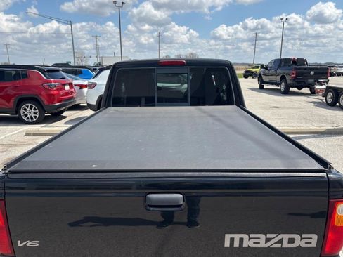 Used 2004 MAZDA B-Series Pickup SE w/ Convenience Pkg image 10