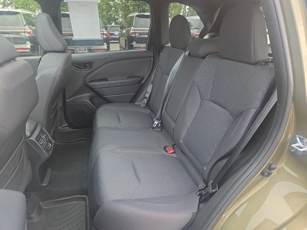 Used 2025 Subaru Forester Premium AWD/4WD image 27