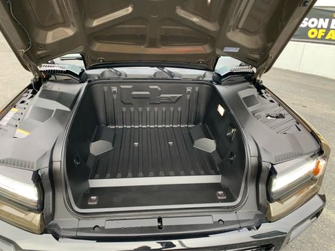 Used 2024 GMC Hummer EV 3X image 9