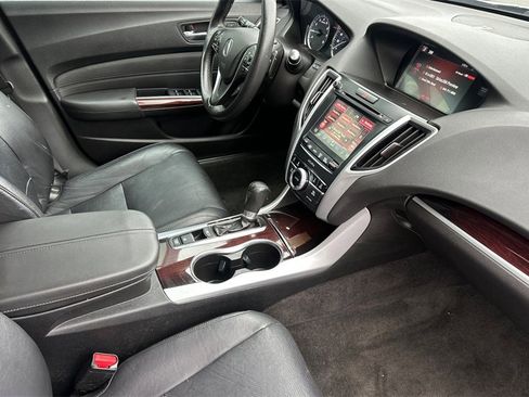 Used 2017 Acura TLX w/ Technology Package image 18