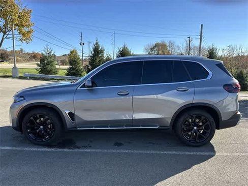 Used 2025 BMW X5 xDrive40i w/ Climate Comfort Package image 2
