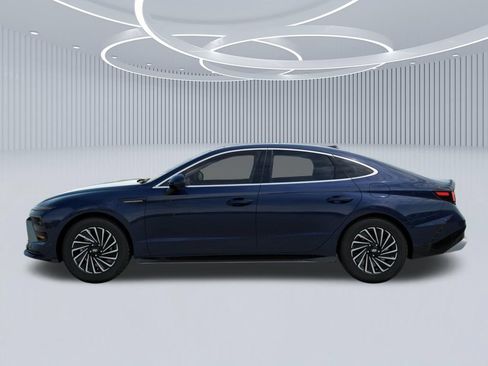 New 2026 Hyundai Sonata Limited FWD image 3