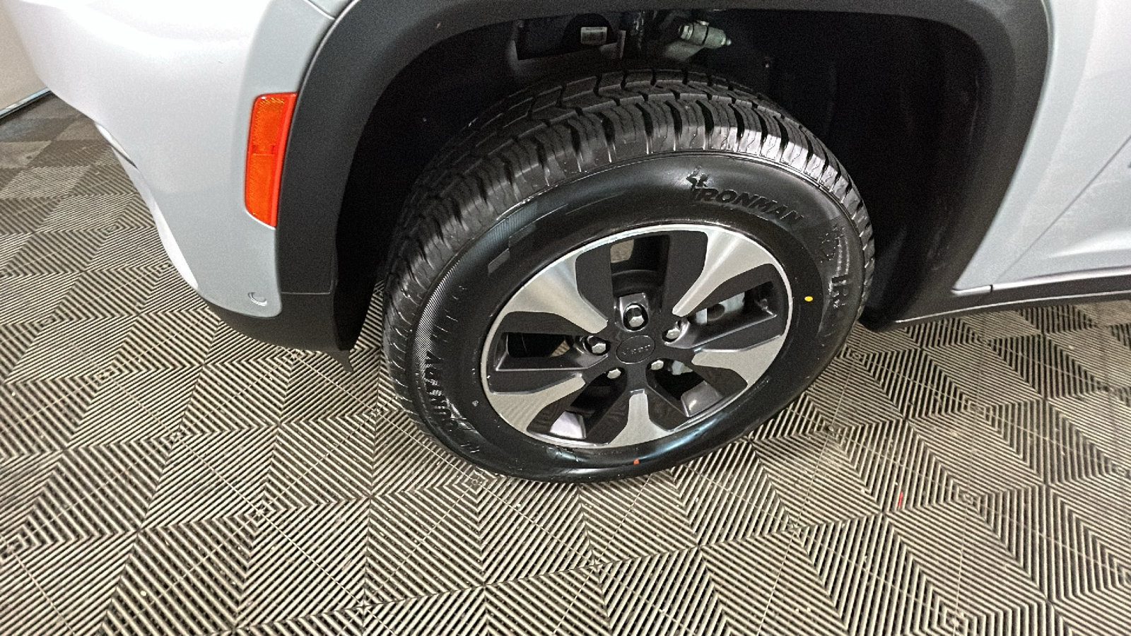 Used 2023 Jeep Grand Cherokee 4WD 4xe w/ Luxury Tech Group II image 11