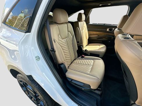 Certified 2025 Kia Sorento SX Prestige w/ Olive Brown Leather Package image 29