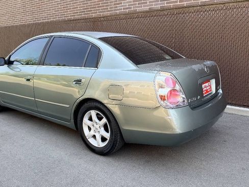 Used 2005 Nissan Altima 2.5 S w/ (F01) Convenience Pkg FWD image 5