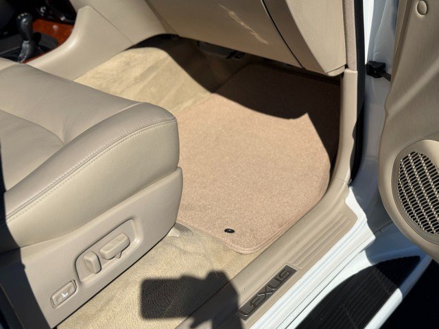Used 2004 Lexus LX 470 4WD image 32