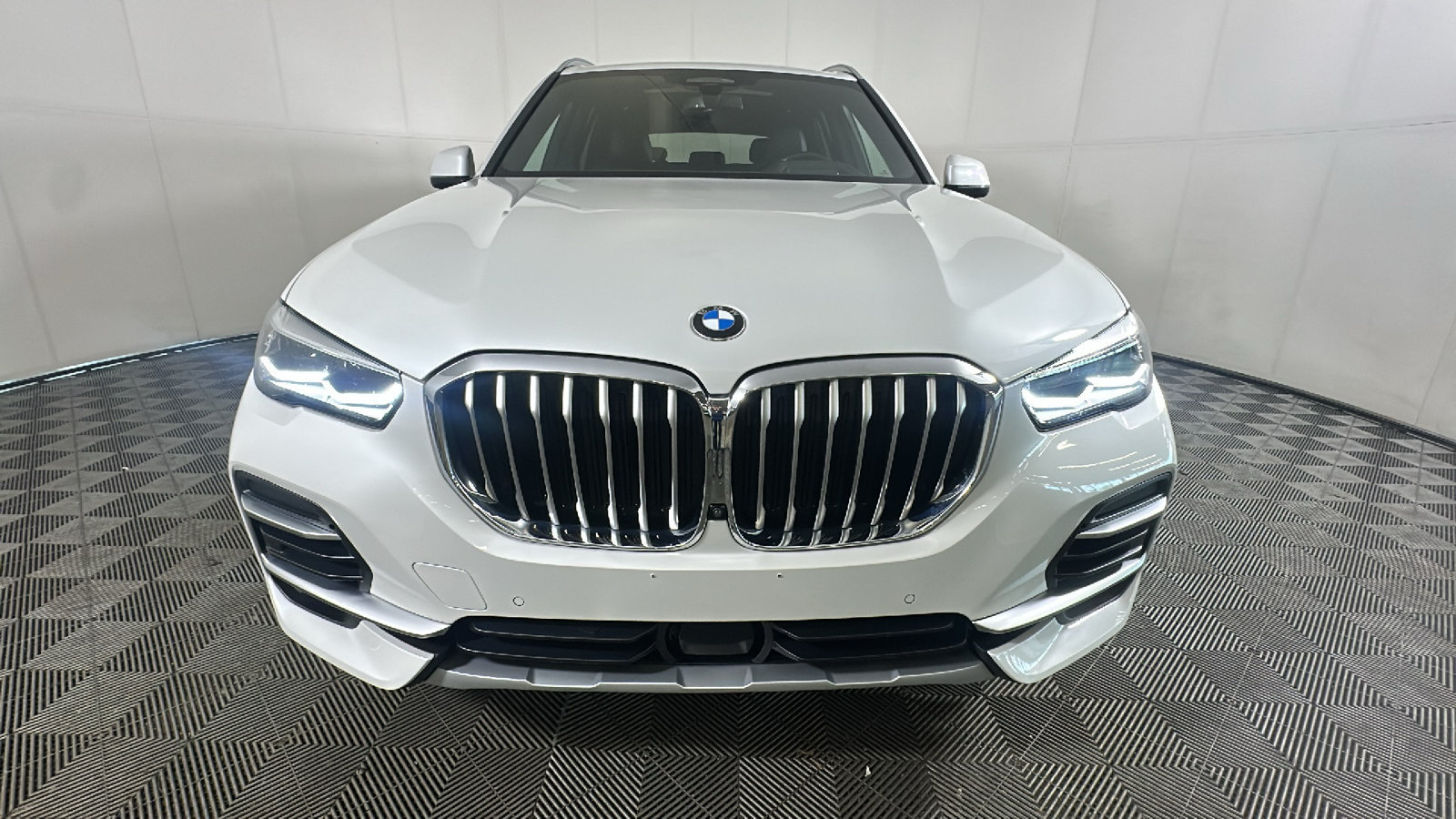 Used 2023 BMW X5 xDrive40i AWD/4WD image 9
