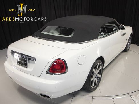 Used 2017 Rolls-Royce Dawn image 11