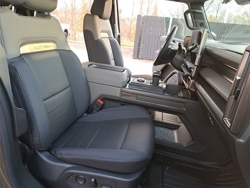New 2025 GMC Hummer EV 2X w/ Extreme Off-Road Package image 10
