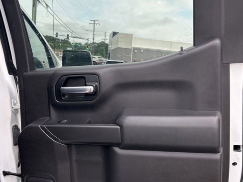 Used 2019 Chevrolet Silverado 1500 Custom w/ Custom Value Package AWD/4WD image 22