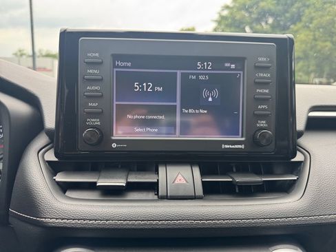 Used 2022 Toyota RAV4 LE AWD/4WD image 21