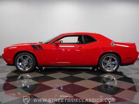 Used 2009 Dodge Challenger R/T image 2