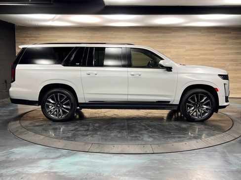 Used 2022 Cadillac Escalade ESV Sport Platinum AWD/4WD image 34