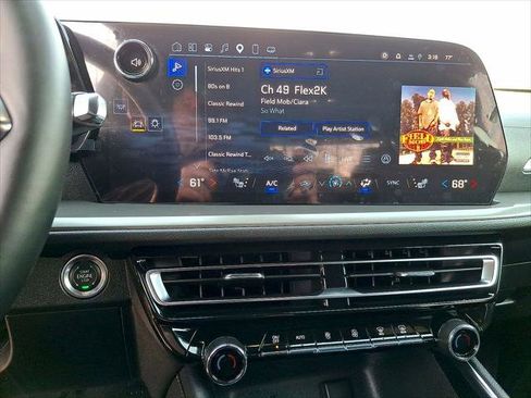 New 2025 Chevrolet Traverse LT w/ Enhanced Driving Package FWD image 16