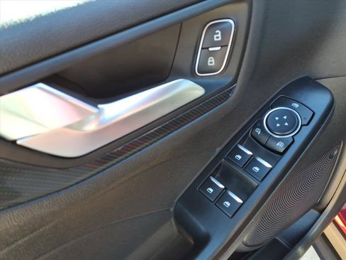 Used 2024 Ford Escape ST-Line image 19