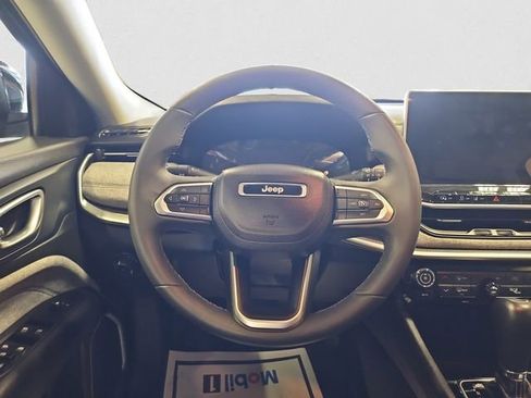 Used 2022 Jeep Compass Latitude image 13